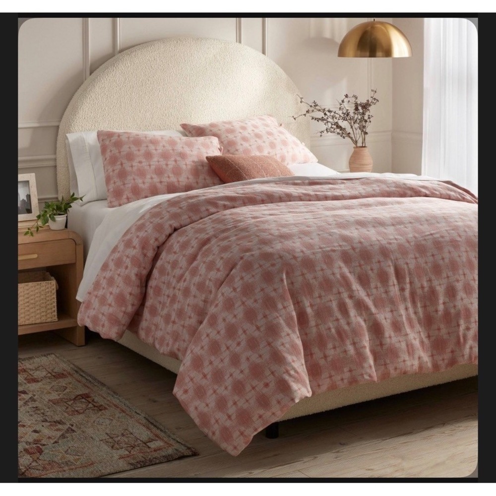 Threshold Studio McGee Shibori Printed Quilt Full/Queen Pink Geometric NWT